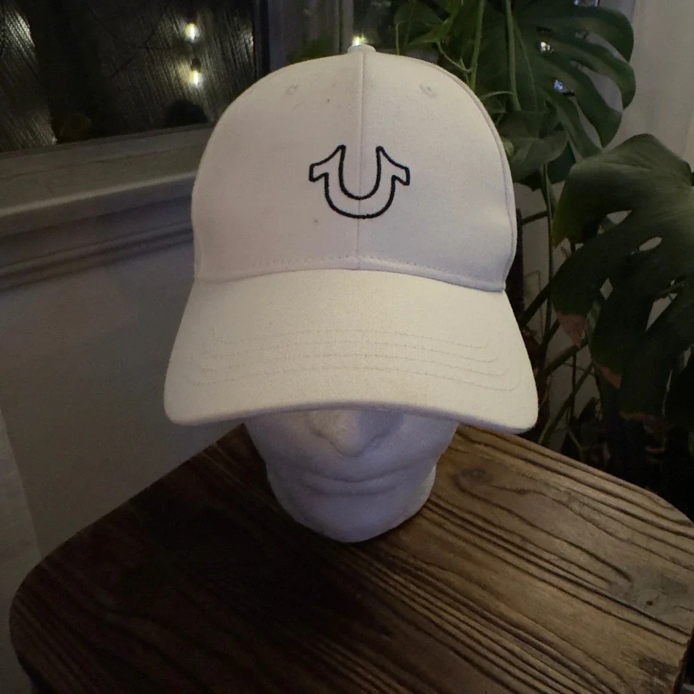 True Religion White Horseshoe Logo Baseball Cap Hat Cotton Casual‎ Fashion